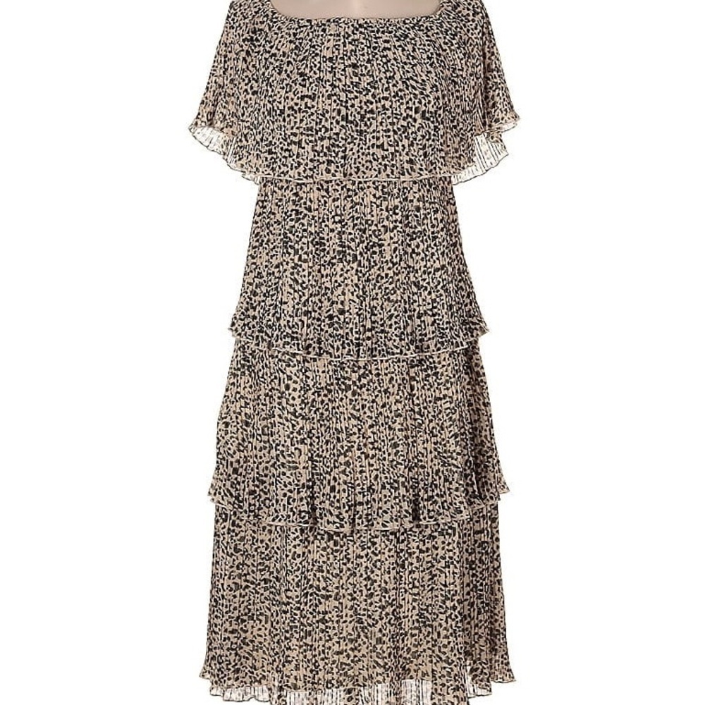 Off-the-shoulder tiered black and white dress. Entro size Medium.